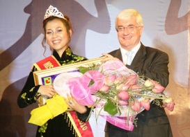 “Lộ diện” hoa khôi Áo dài Big C